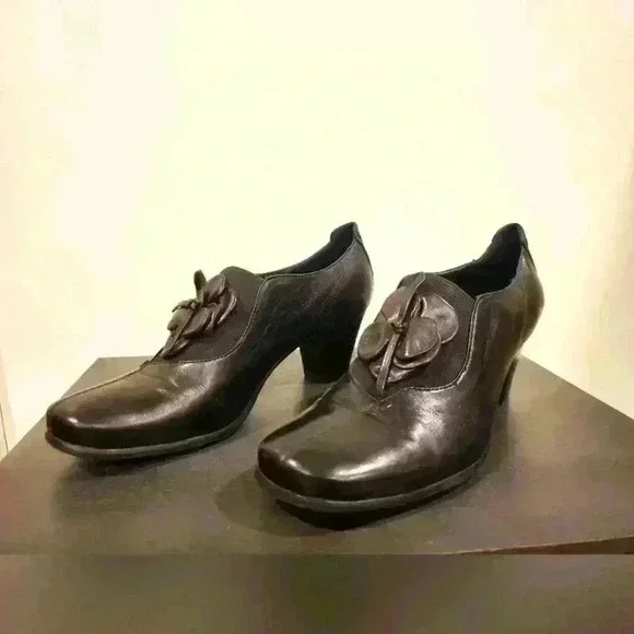 ARNOLD CHURGIN leather ankle  booties. Size 39 (8.5-9) - Picture 2 of 10